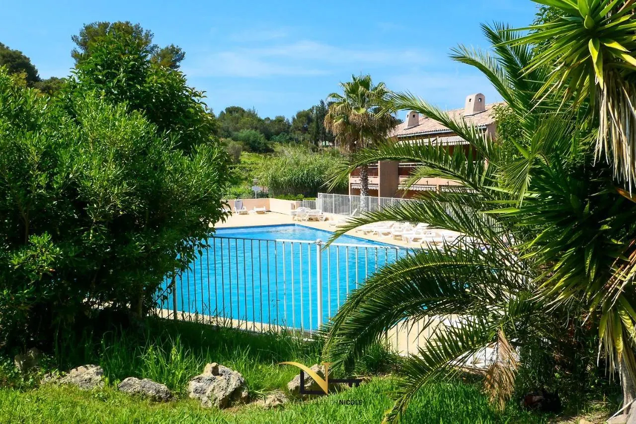 Hébergement de vacances Cozy Duplexterrace Barbecue Pool Beach On Foot Le Pradet