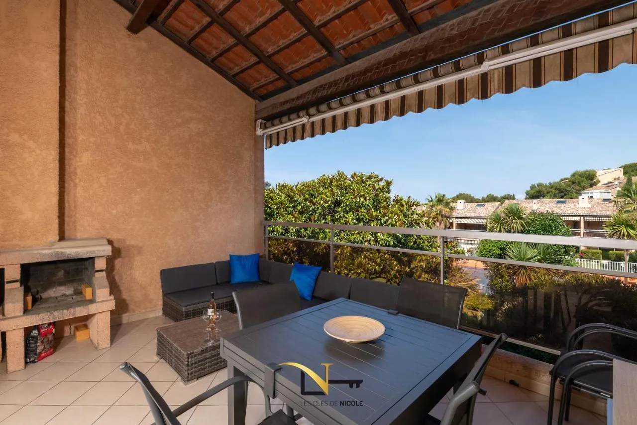 Cozy Duplexterrace Barbecue Pool Beach On Foot Le Pradet Hébergement de vacances